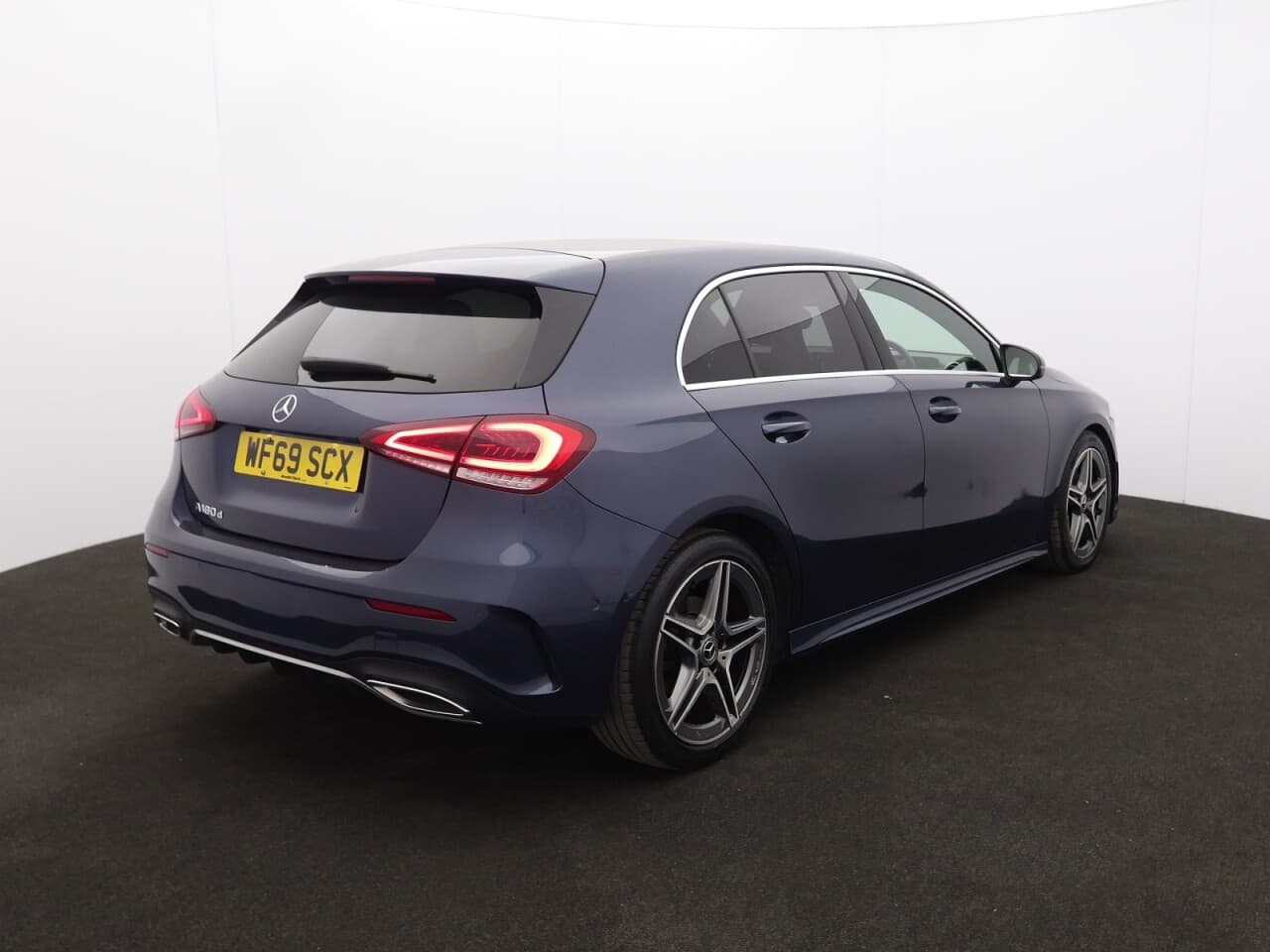 Mercedes-Benz A Class 1.5 A180d AMG Line (Executive) — image 10