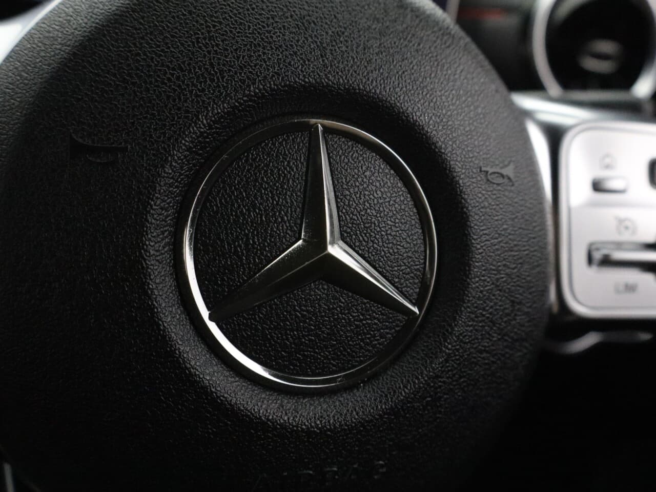 Mercedes-Benz A Class 1.5 A180d AMG Line (Executive) — image 20
