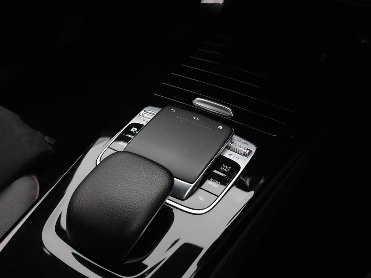 Mercedes-Benz A Class 1.5 A180d AMG Line (Executive) — image 23