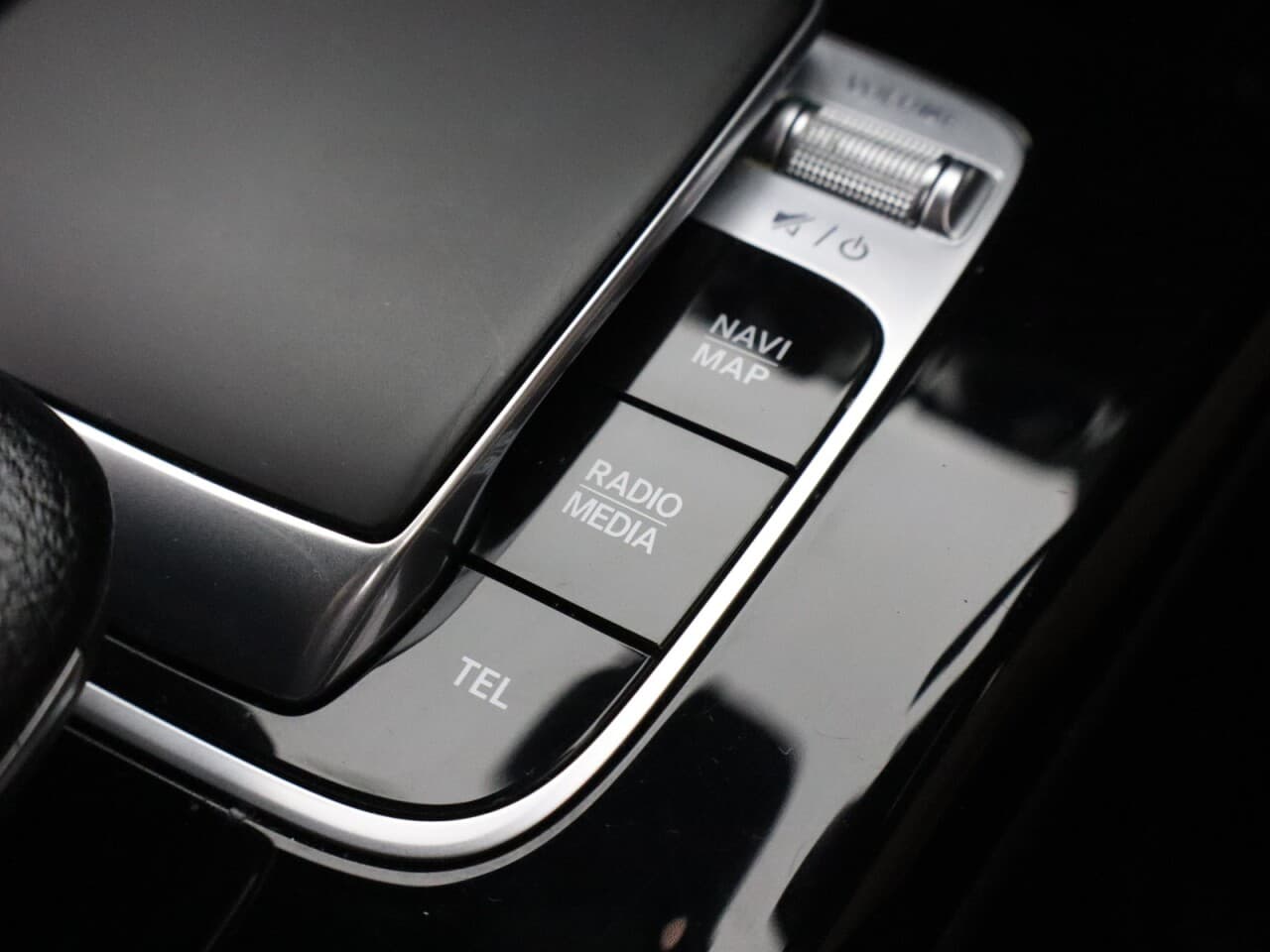 Mercedes-Benz A Class 1.5 A180d AMG Line (Executive) — image 26