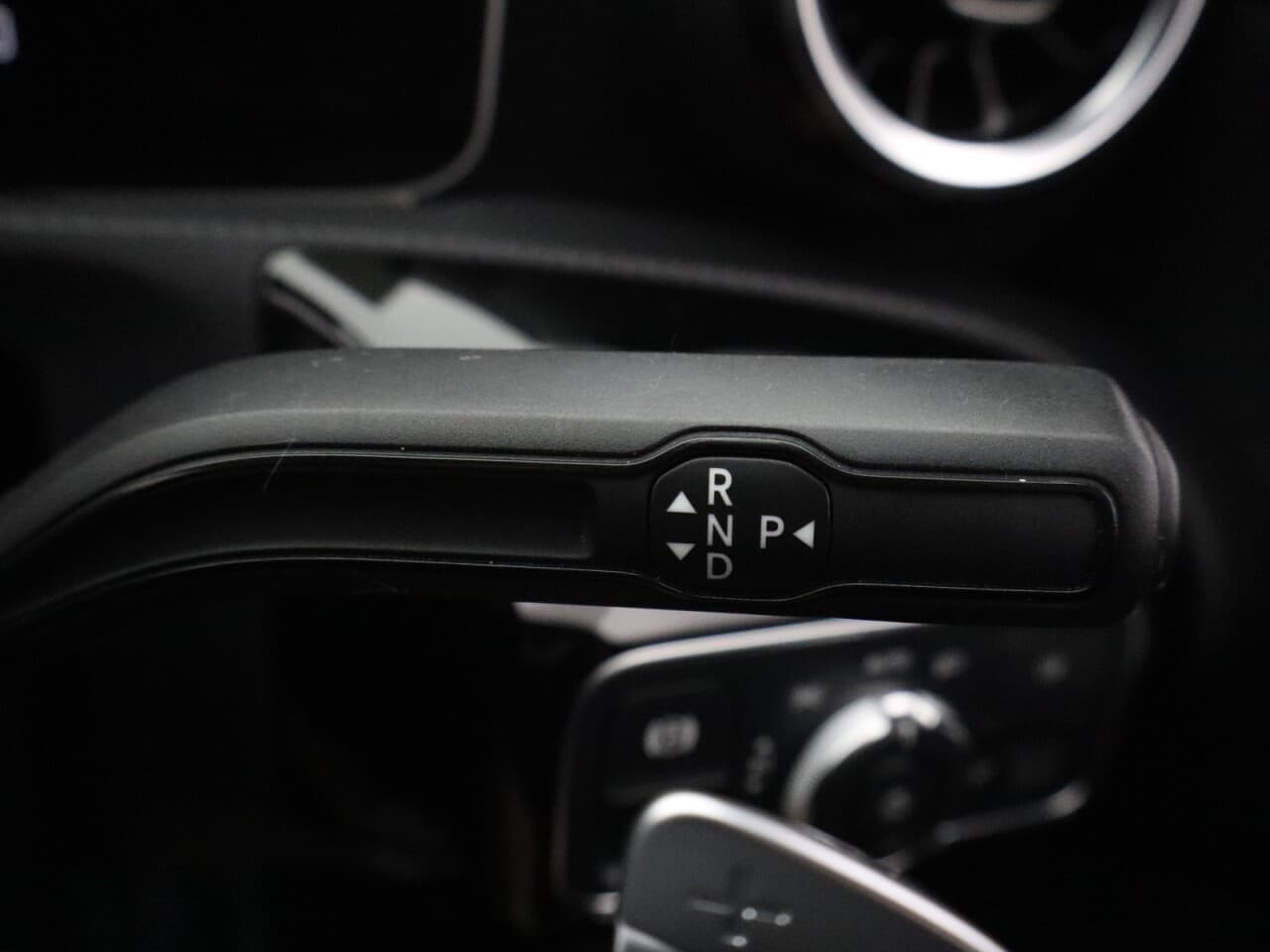 Mercedes-Benz A Class 1.5 A180d AMG Line (Executive) — image 38