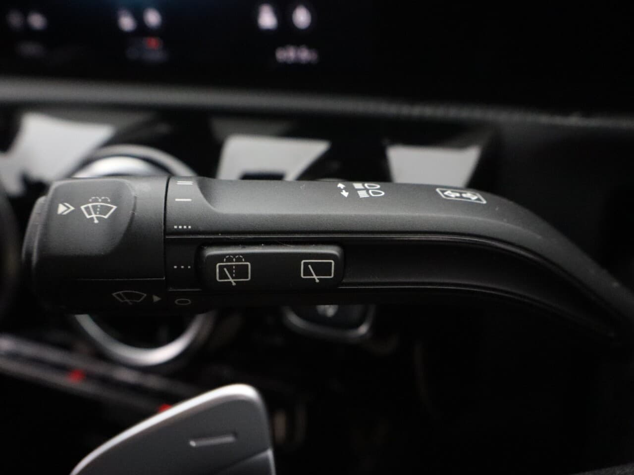 Mercedes-Benz A Class 1.5 A180d AMG Line (Executive) — image 39