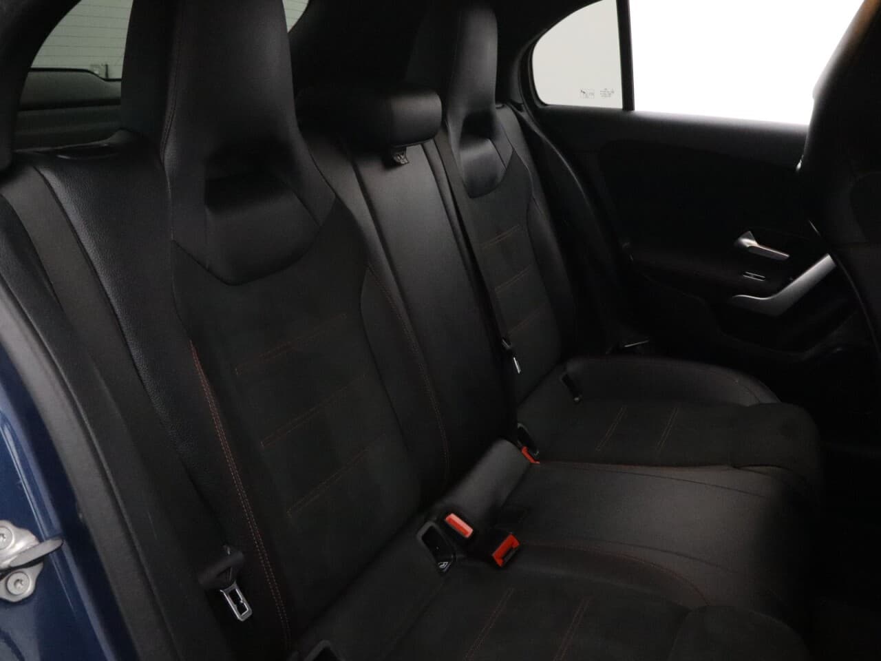Mercedes-Benz A Class 1.5 A180d AMG Line (Executive) — image 43