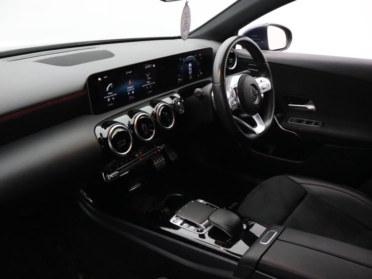 Mercedes-Benz A Class 1.5 A180d AMG Line (Executive) — image 41