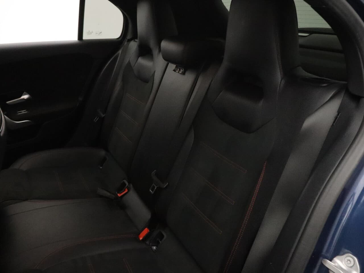 Mercedes-Benz A Class 1.5 A180d AMG Line (Executive) — image 44