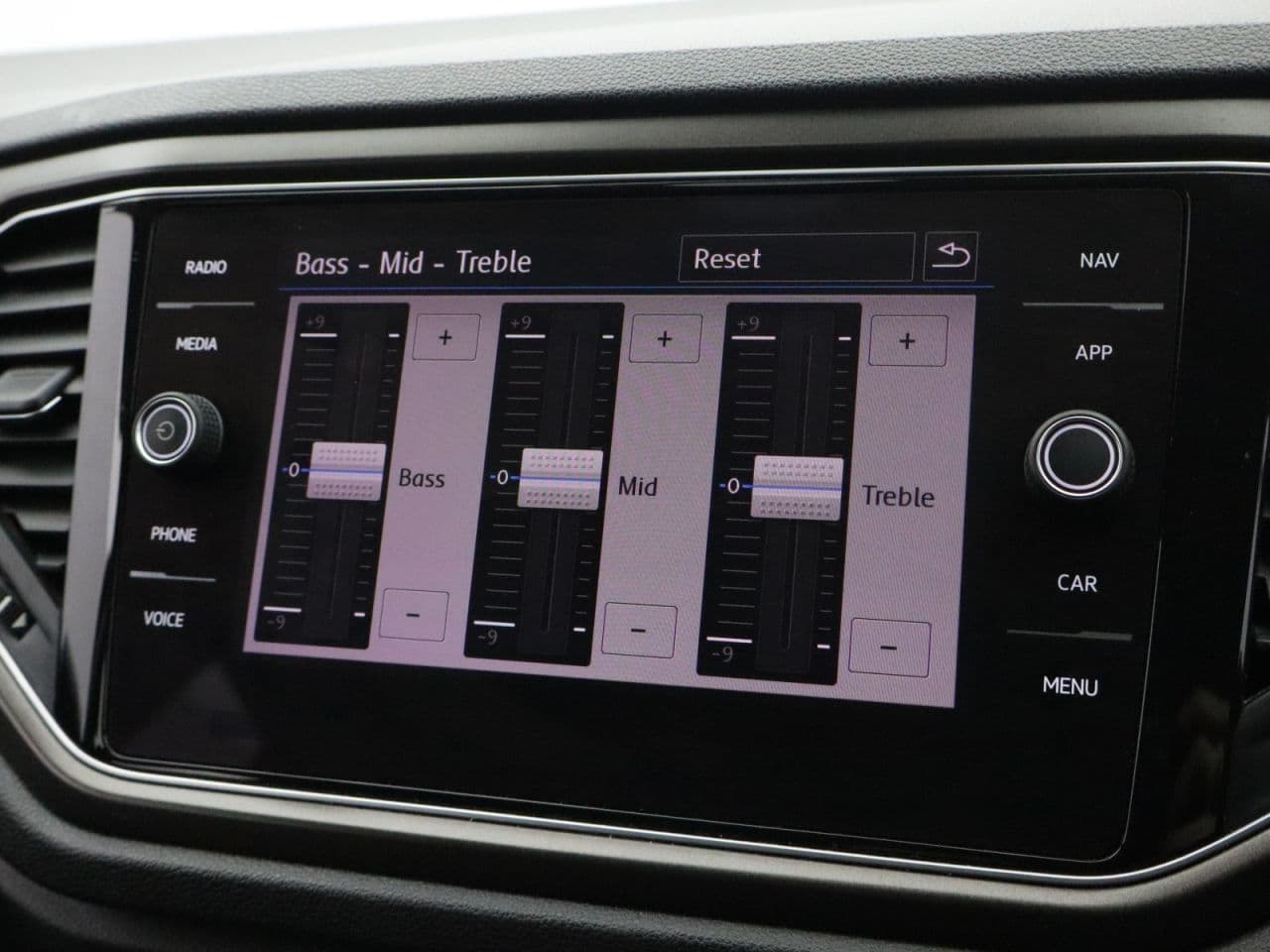 Volkswagen T-Roc 1.5 TSI GPF EVO Design — image 31