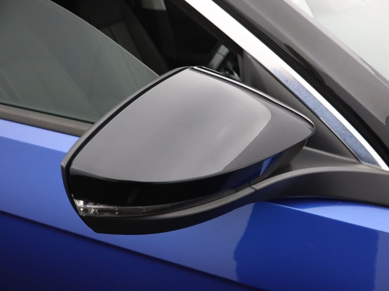 Volkswagen T-Roc 1.5 TSI GPF EVO Design — image 41