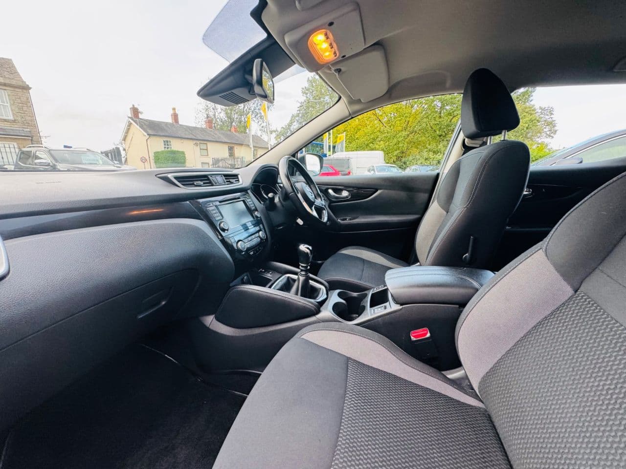 Nissan Qashqai 1.3 DIG-T Acenta Premium — image 17