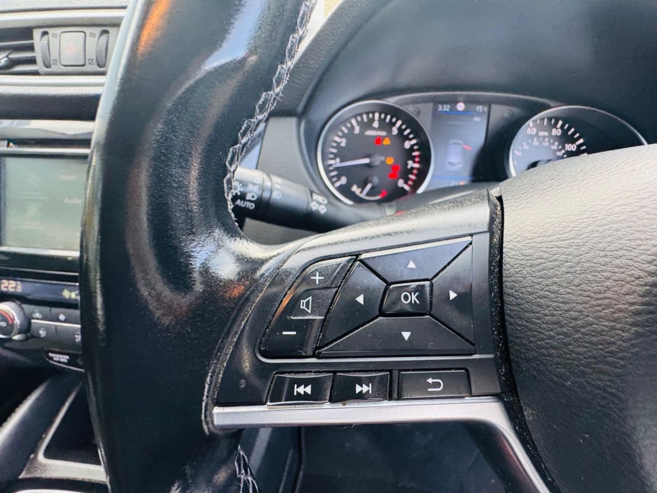 Nissan Qashqai 1.3 DIG-T Acenta Premium — image 22
