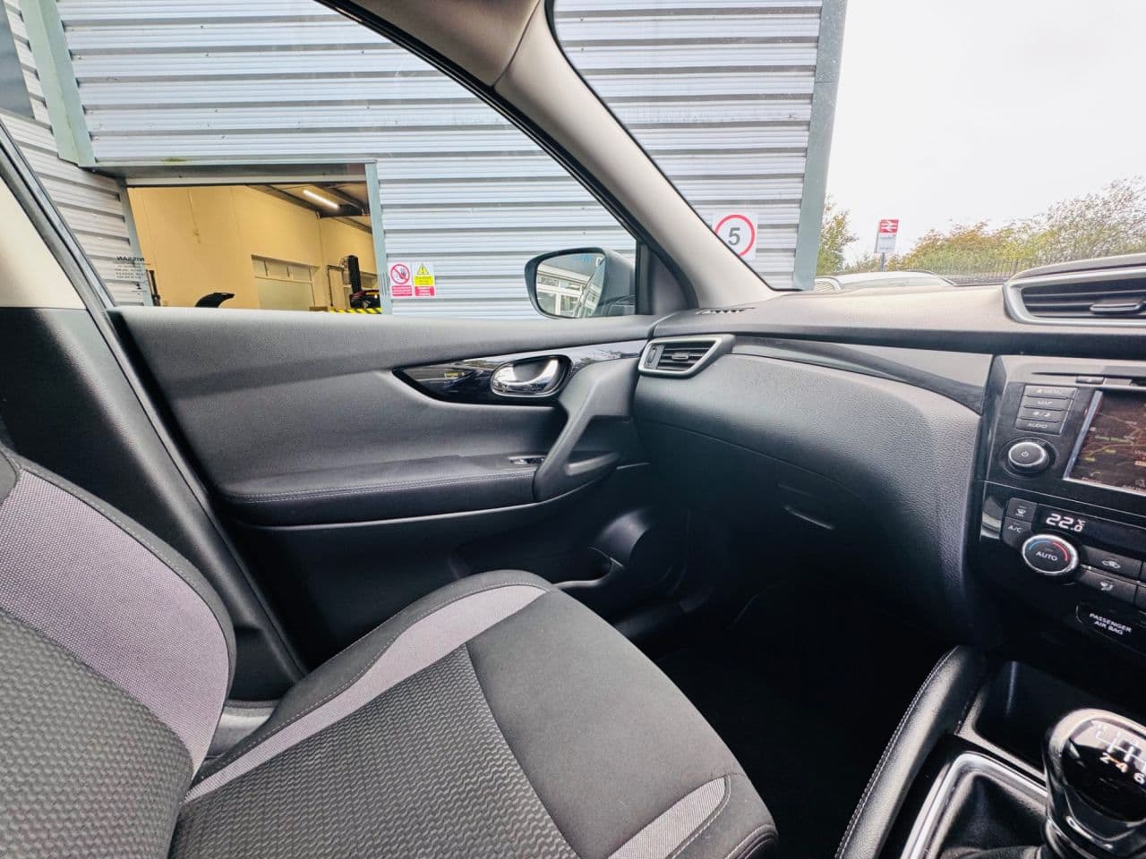 Nissan Qashqai 1.3 DIG-T Acenta Premium — image 34