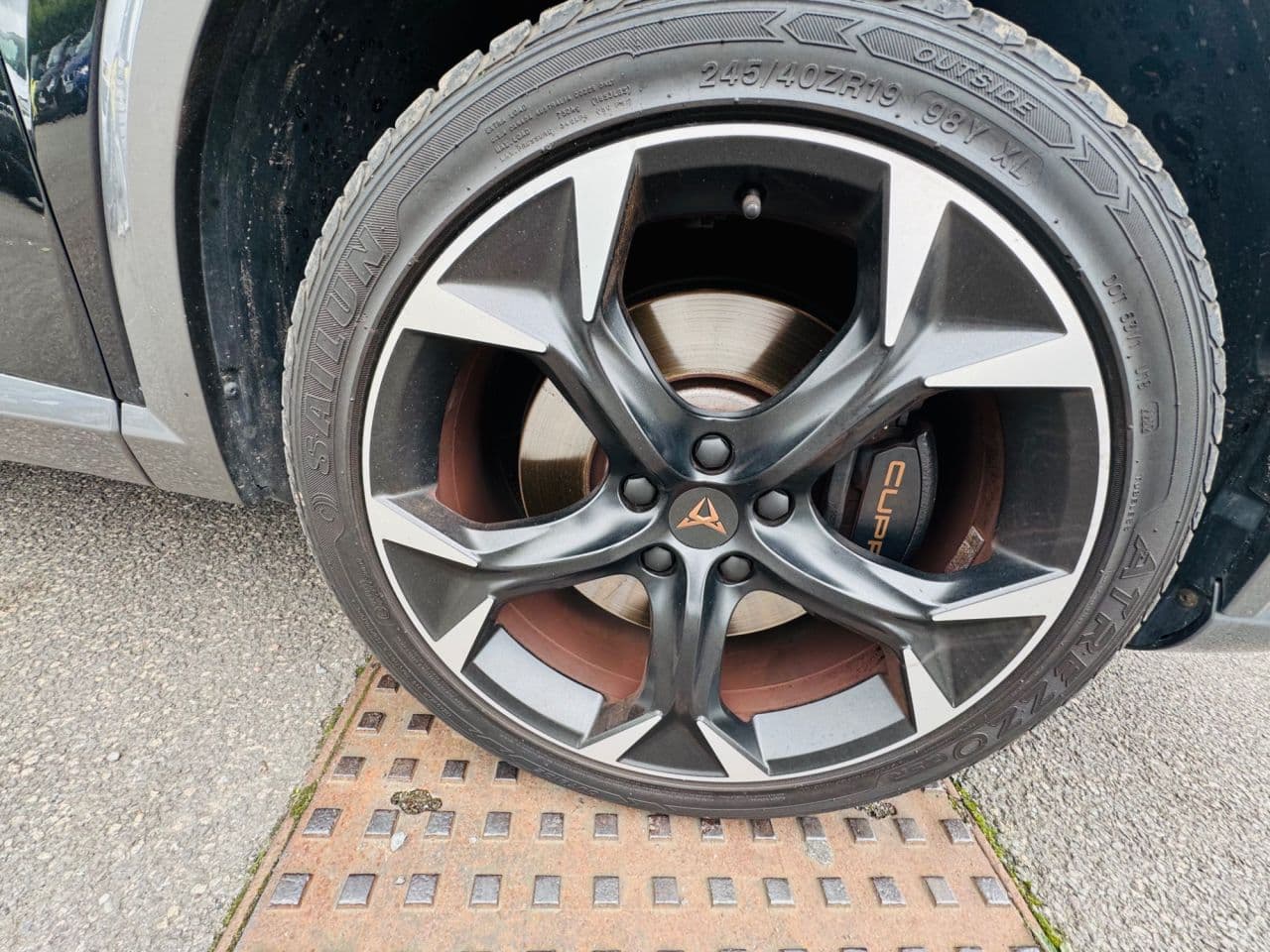 Cupra Formentor 1.4 eHybrid 12.8kWh VZ2 — image 2
