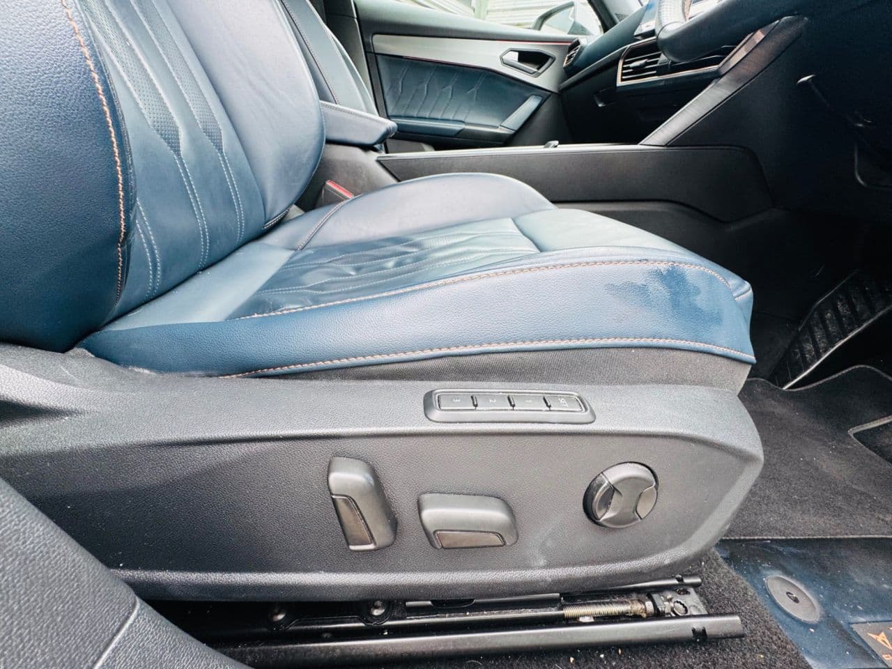 Cupra Formentor 1.4 eHybrid 12.8kWh VZ2 — image 11