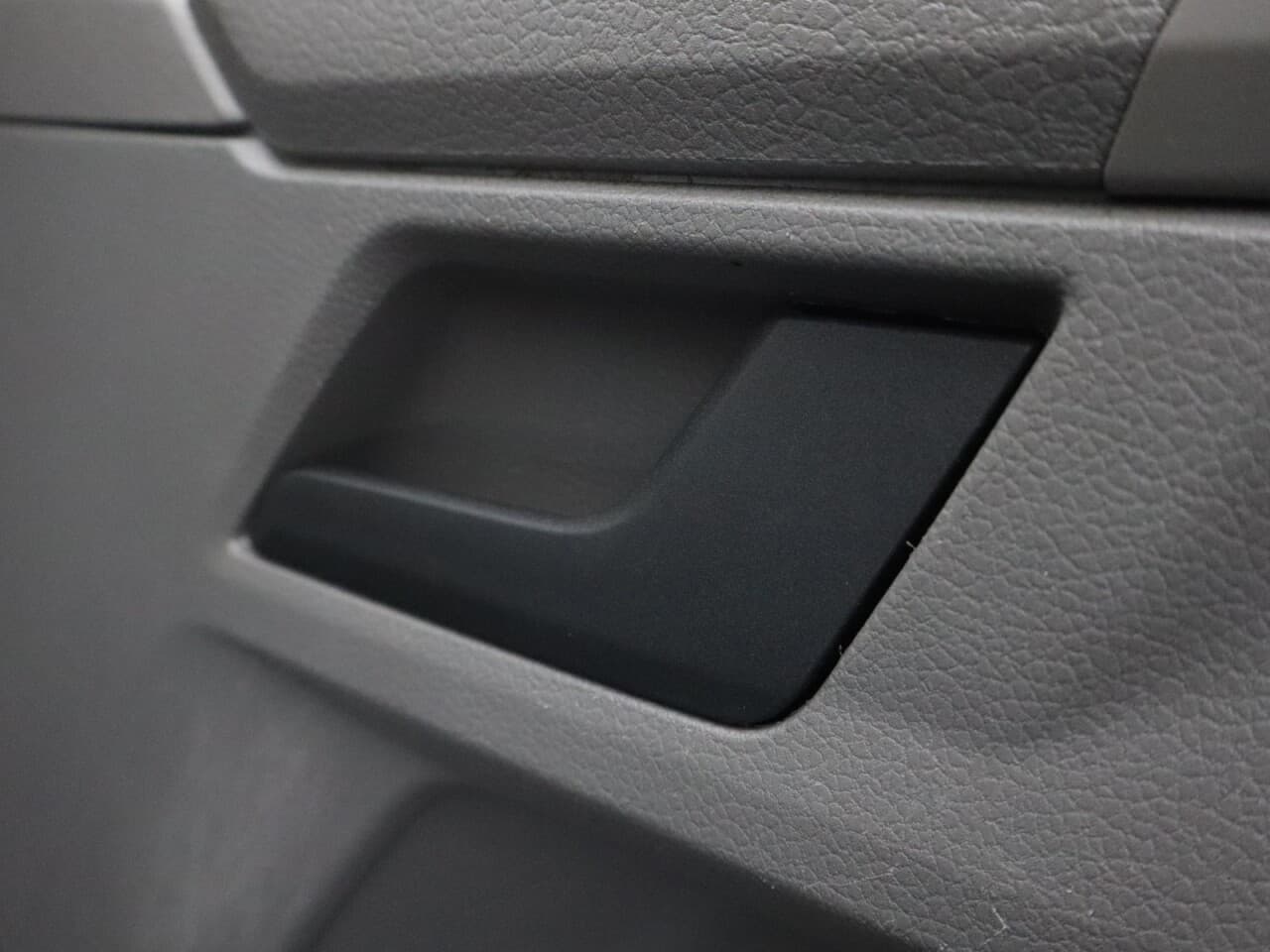 Volkswagen Transporter 2.0 TDI T30 Highline — image 35
