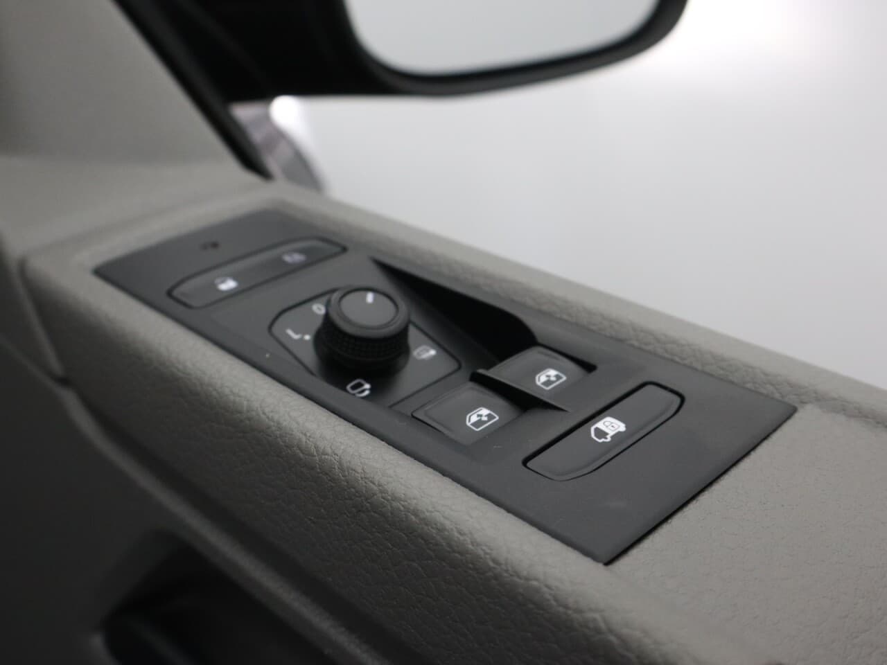 Volkswagen Transporter 2.0 TDI T30 Highline — image 36