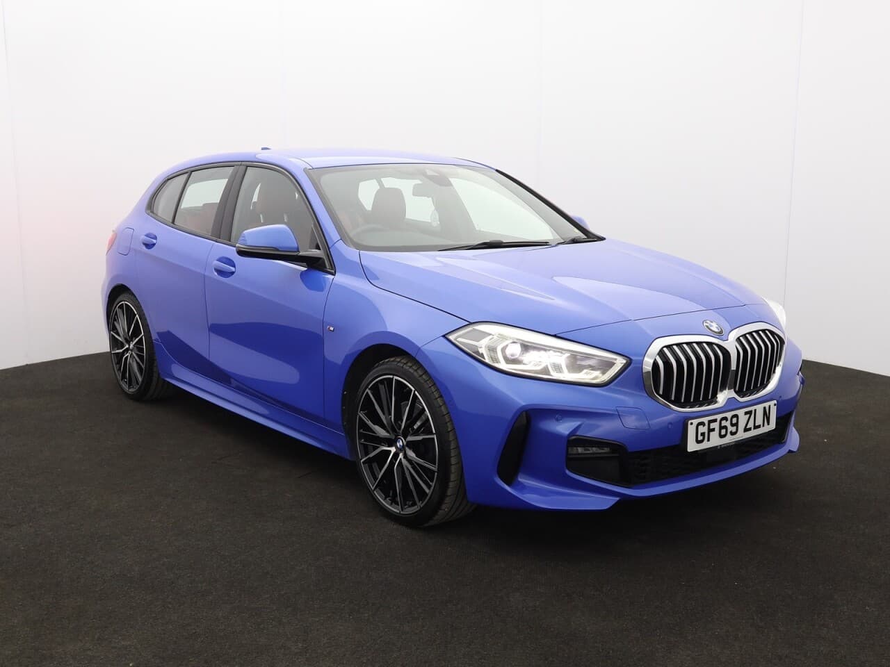 BMW 1 Series 1.5 118i M Sport view 1