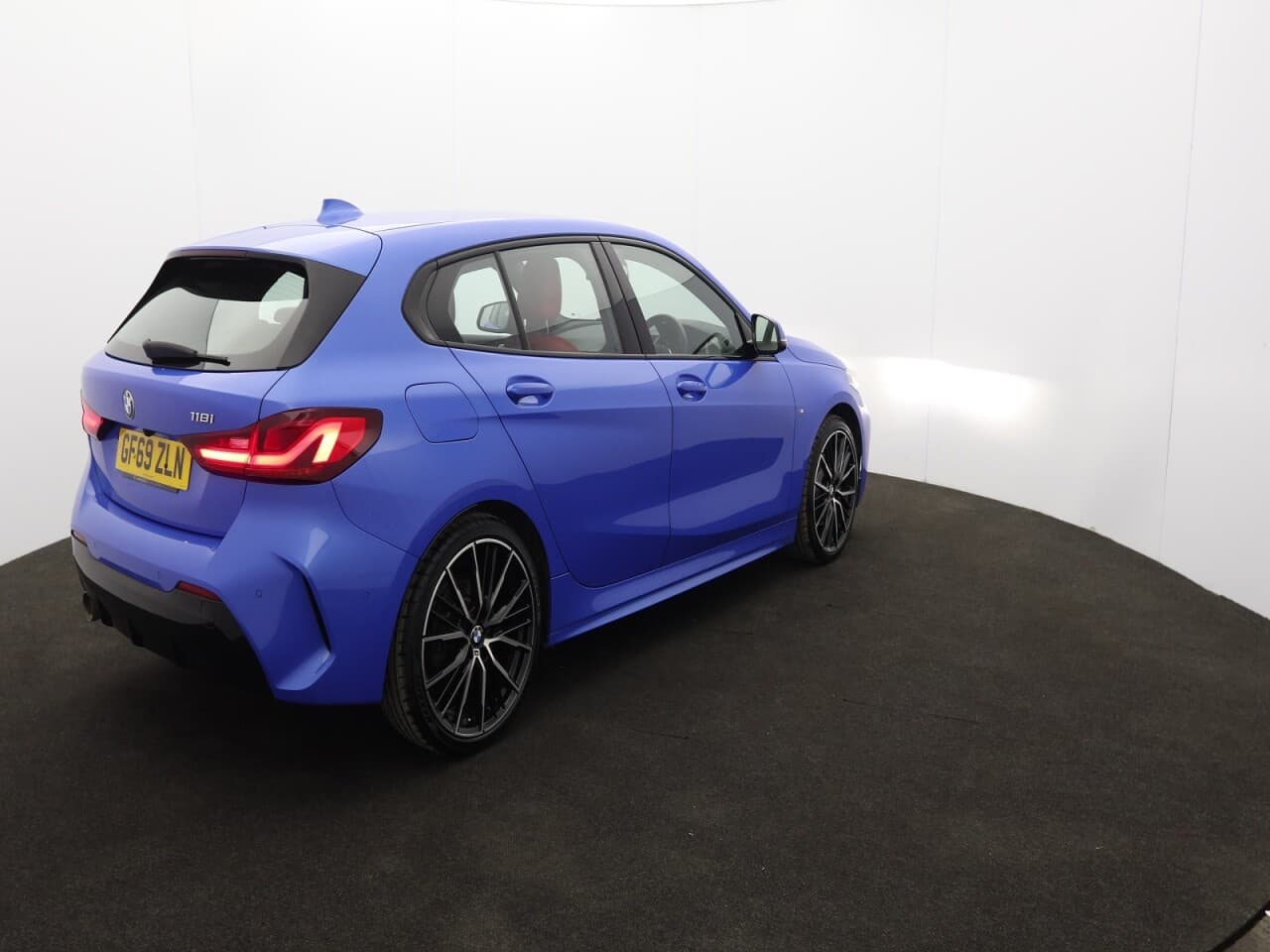 BMW 1 Series 1.5 118i M Sport — image 10