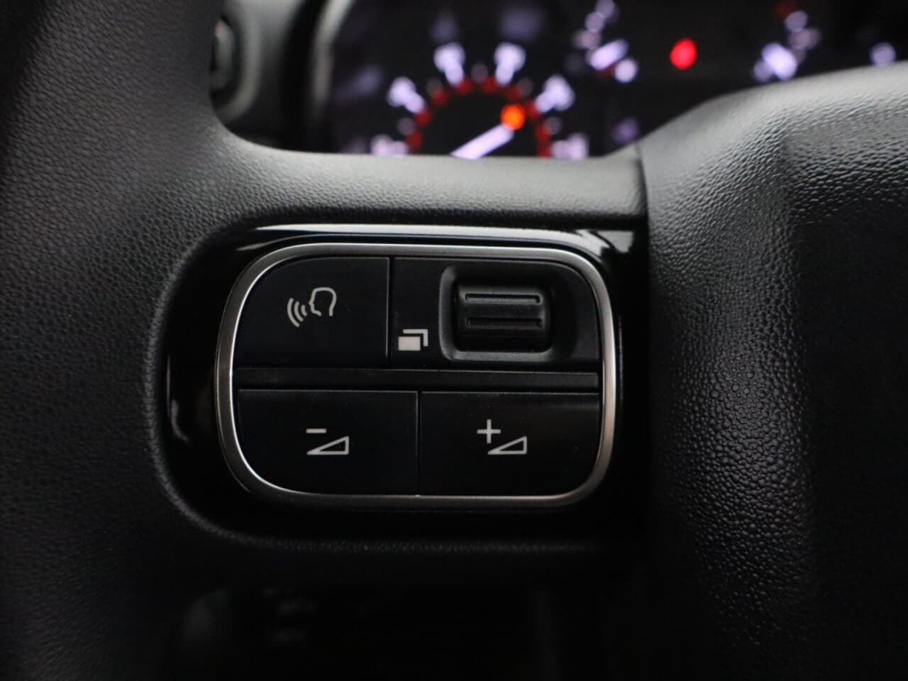 Citroen C3 1.2 PureTech C-Series Edition — image 17