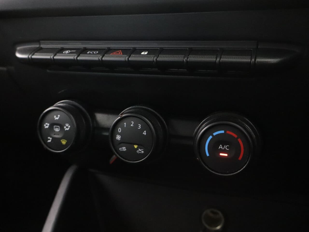 Dacia Duster 1.0 TCe Essential — image 28