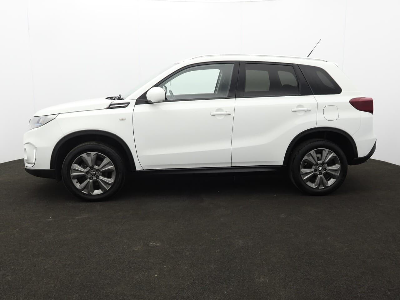 Suzuki Vitara 1.4 Boosterjet MHEV SZ-T — image 6