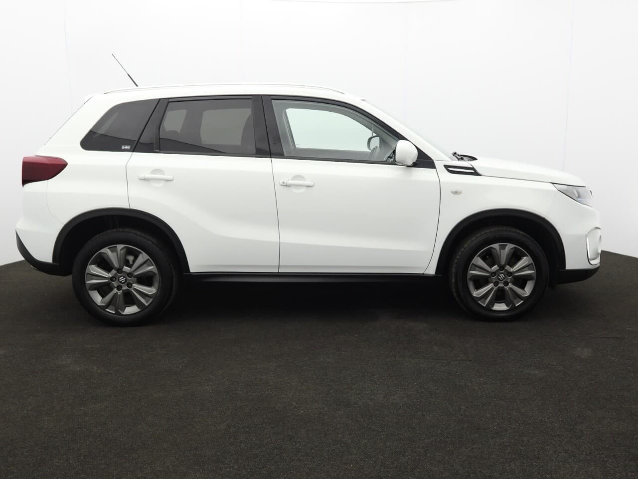 Suzuki Vitara 1.4 Boosterjet MHEV SZ-T — image 11
