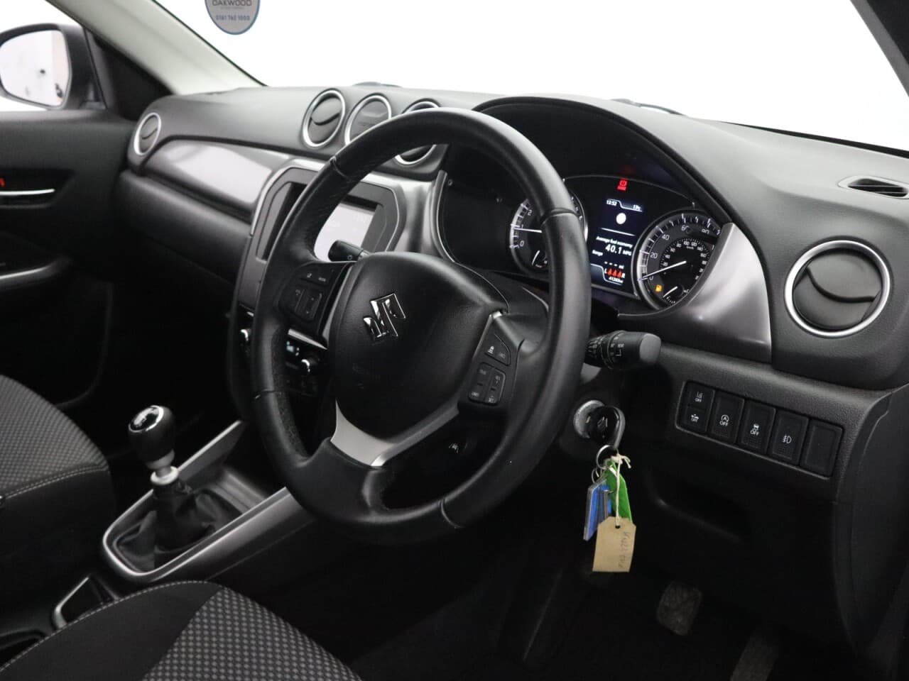 Suzuki Vitara 1.4 Boosterjet MHEV SZ-T — image 13
