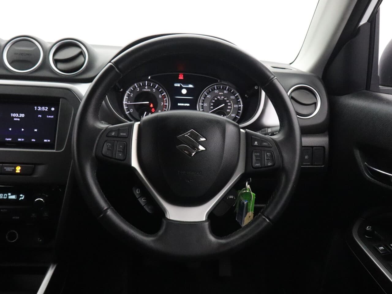 Suzuki Vitara 1.4 Boosterjet MHEV SZ-T — image 16