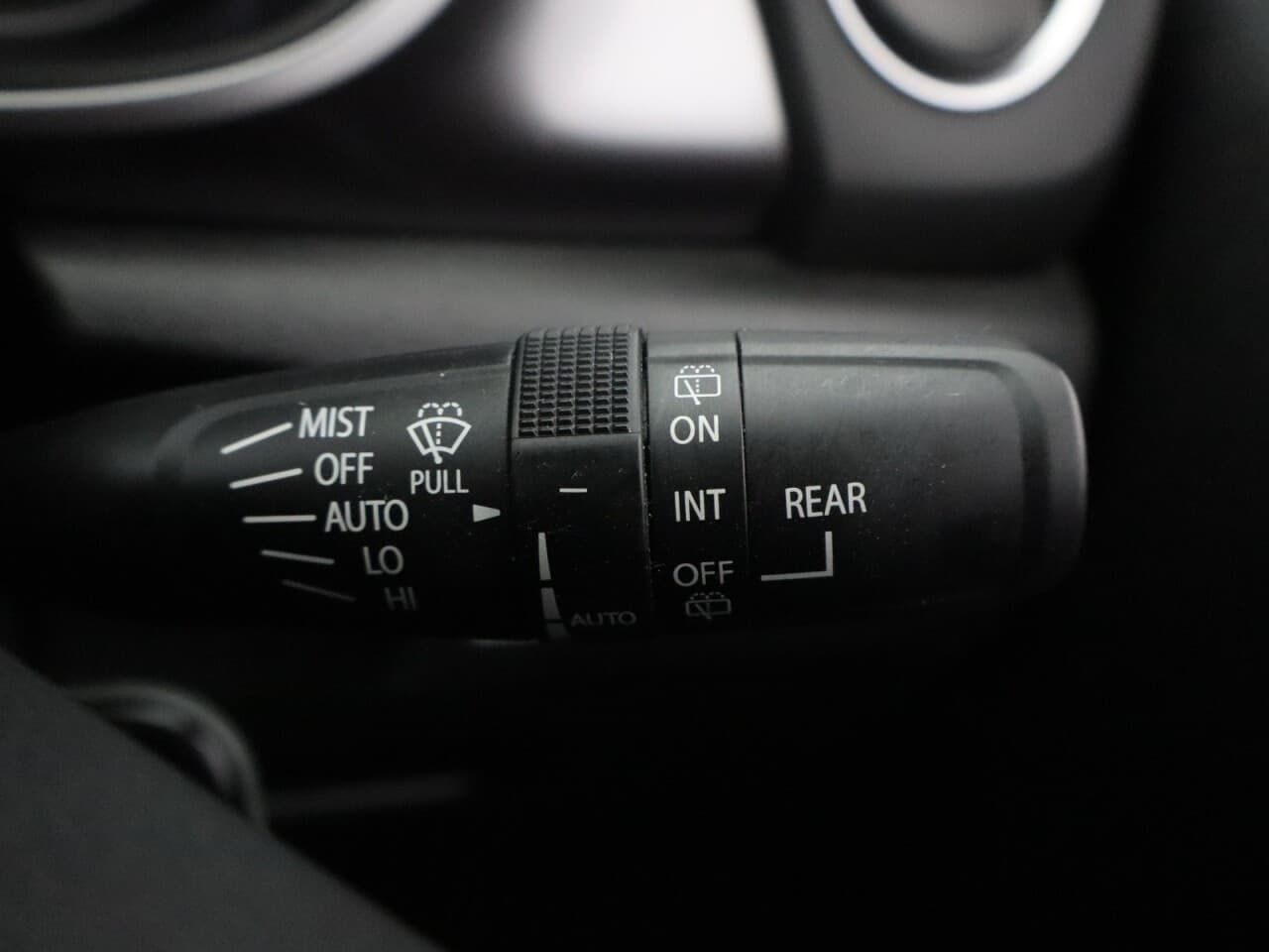 Suzuki Vitara 1.4 Boosterjet MHEV SZ-T — image 32
