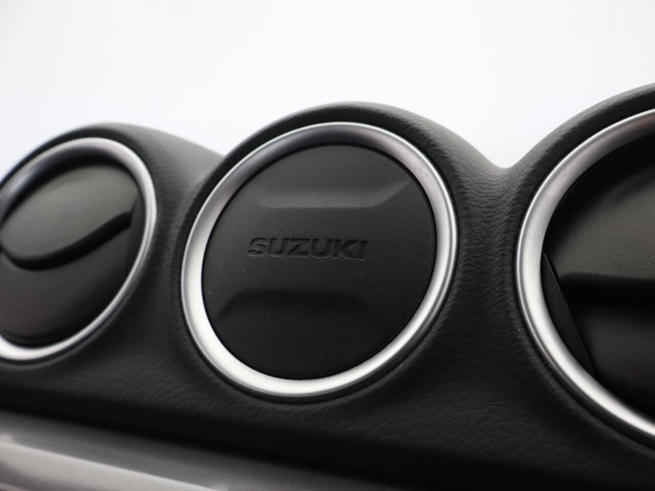Suzuki Vitara 1.4 Boosterjet MHEV SZ-T — image 33