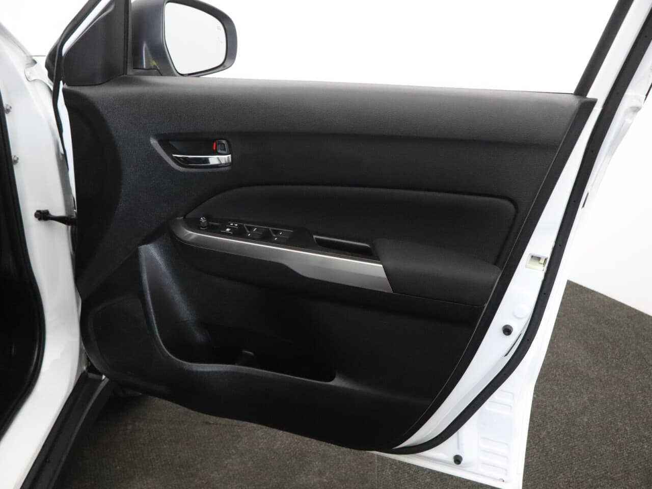 Suzuki Vitara 1.4 Boosterjet MHEV SZ-T — image 40