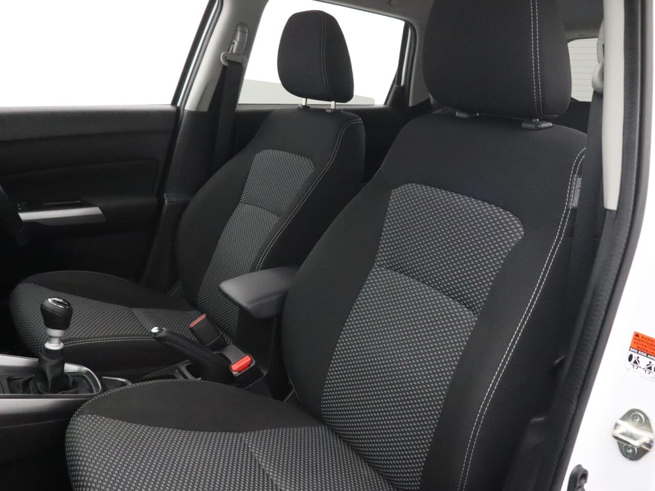 Suzuki Vitara 1.4 Boosterjet MHEV SZ-T — image 36