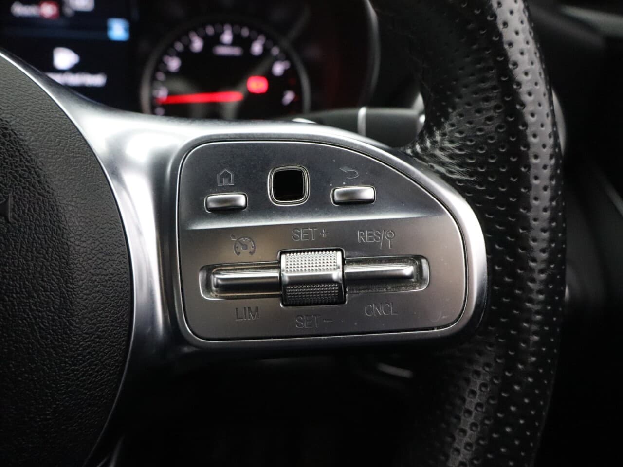 Mercedes-Benz C Class 1.5 C200 MHEV EQ Boost AMG Line — image 18