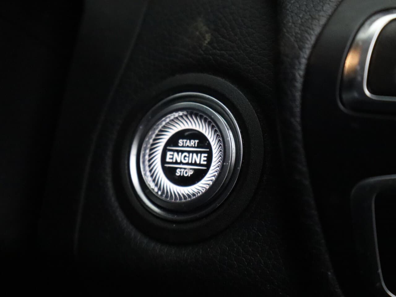 Mercedes-Benz C Class 1.5 C200 MHEV EQ Boost AMG Line — image 33