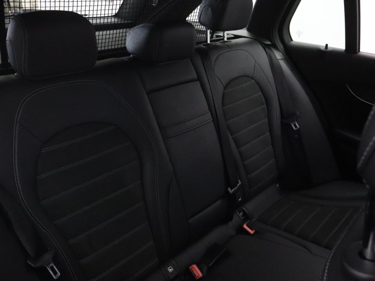 Mercedes-Benz C Class 1.5 C200 MHEV EQ Boost AMG Line — image 37