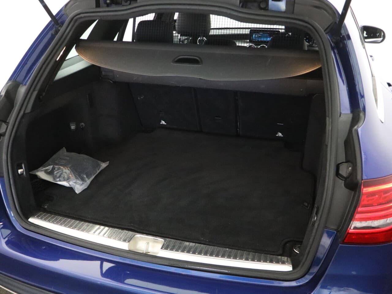 Mercedes-Benz C Class 1.5 C200 MHEV EQ Boost AMG Line — image 39