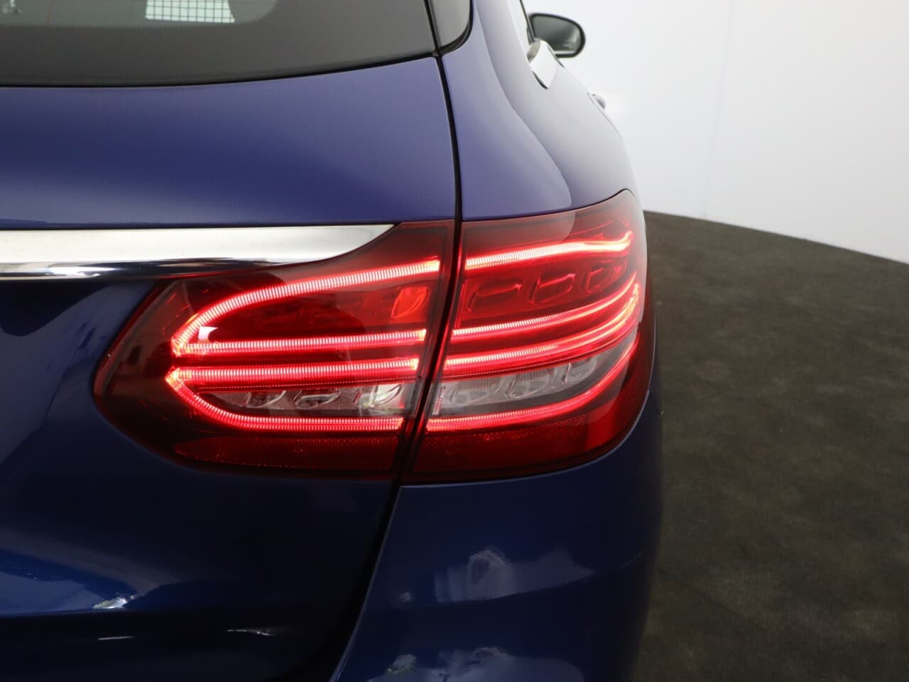 Mercedes-Benz C Class 1.5 C200 MHEV EQ Boost AMG Line — image 51