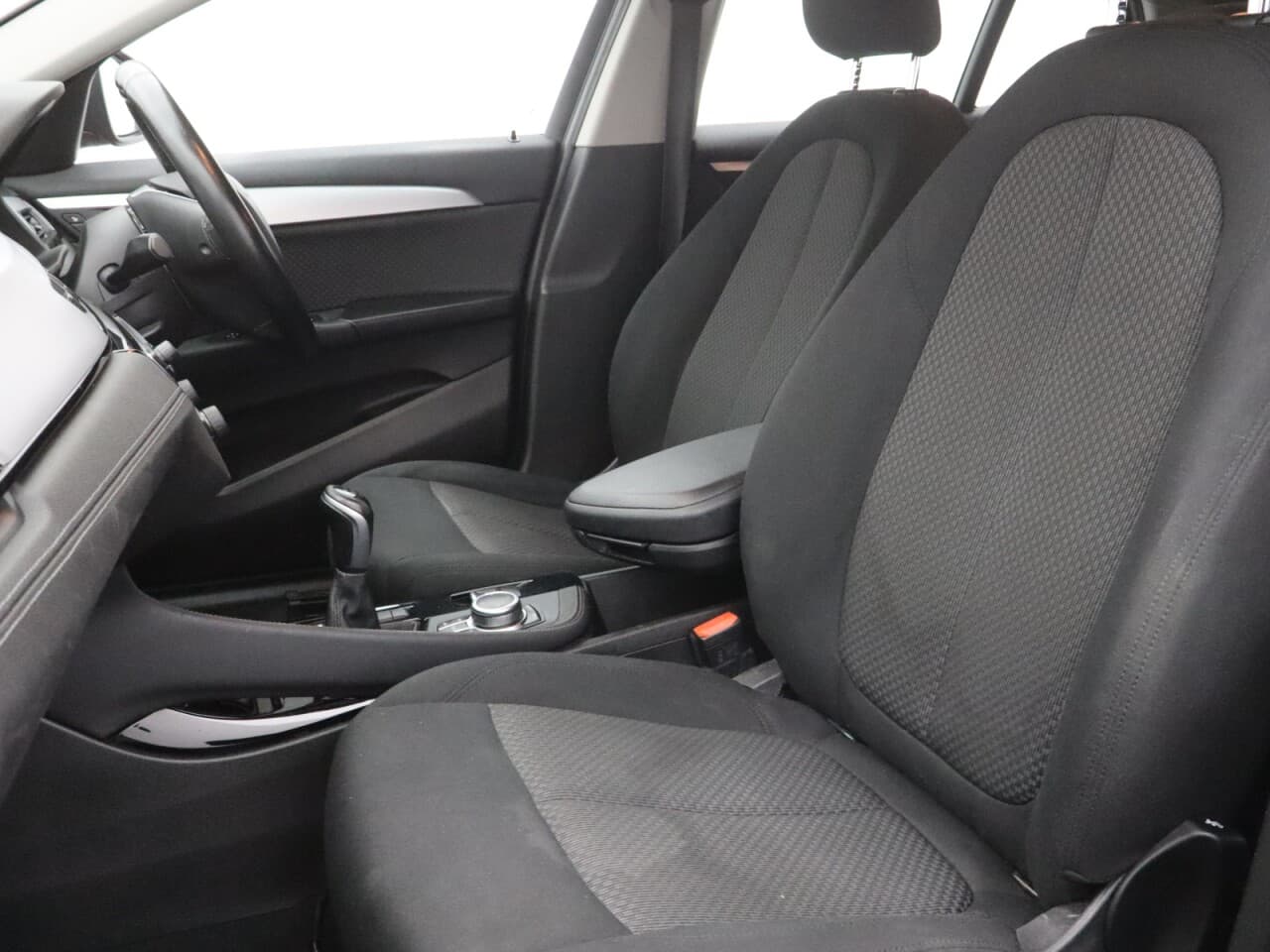 BMW X2 1.5 18i SE — image 35
