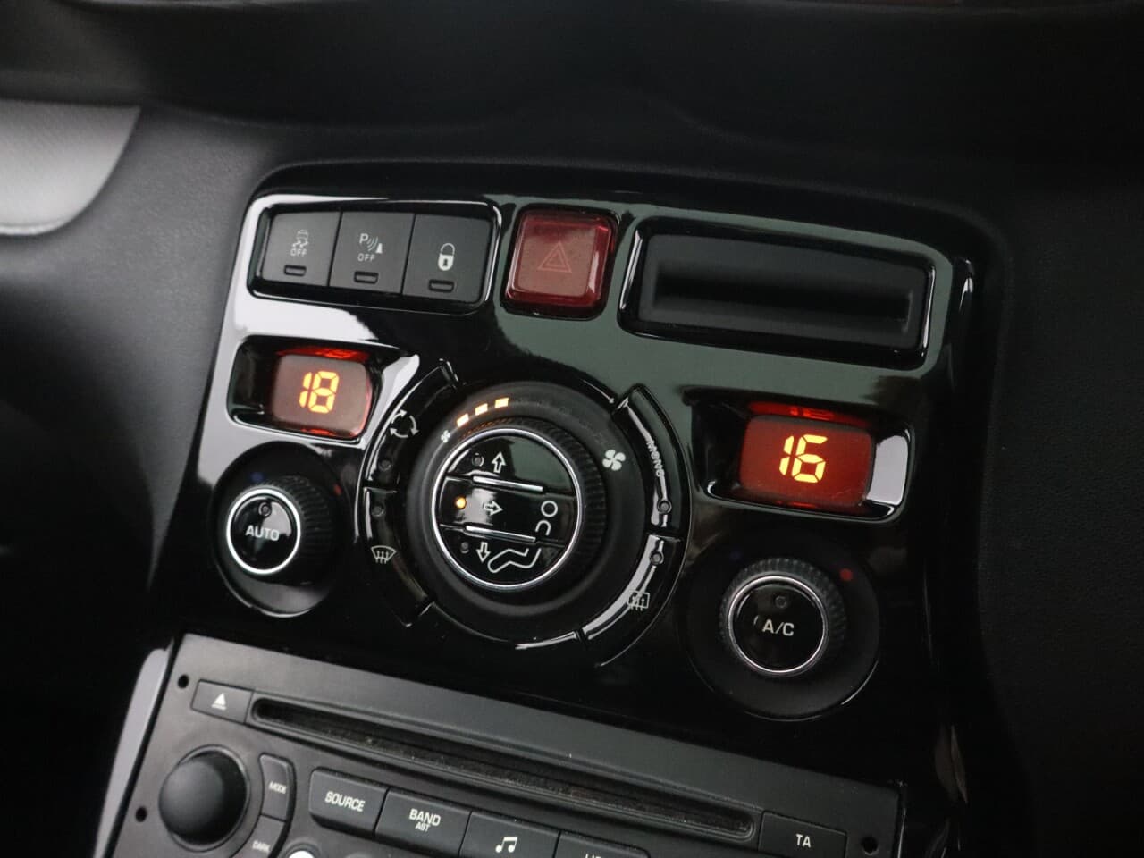Citroen C3 Picasso 1.6 BlueHDi Platinum — image 27