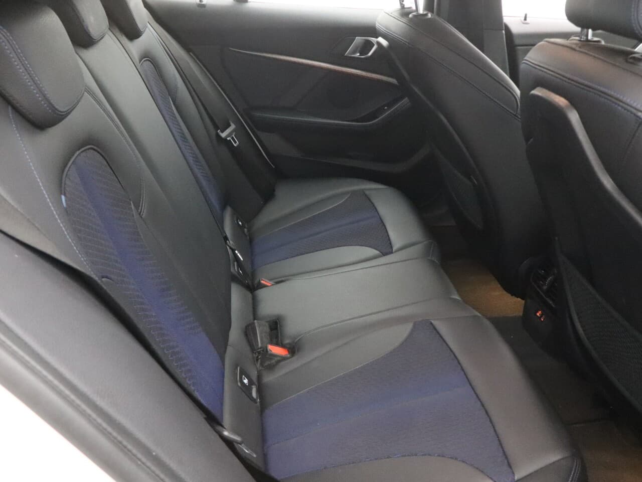BMW 1 Series 1.5 118i M Sport (LCP) — image 40