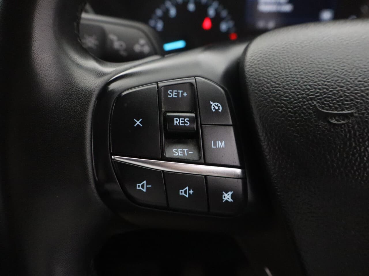 Ford Kuga 1.5T EcoBoost Zetec — image 17