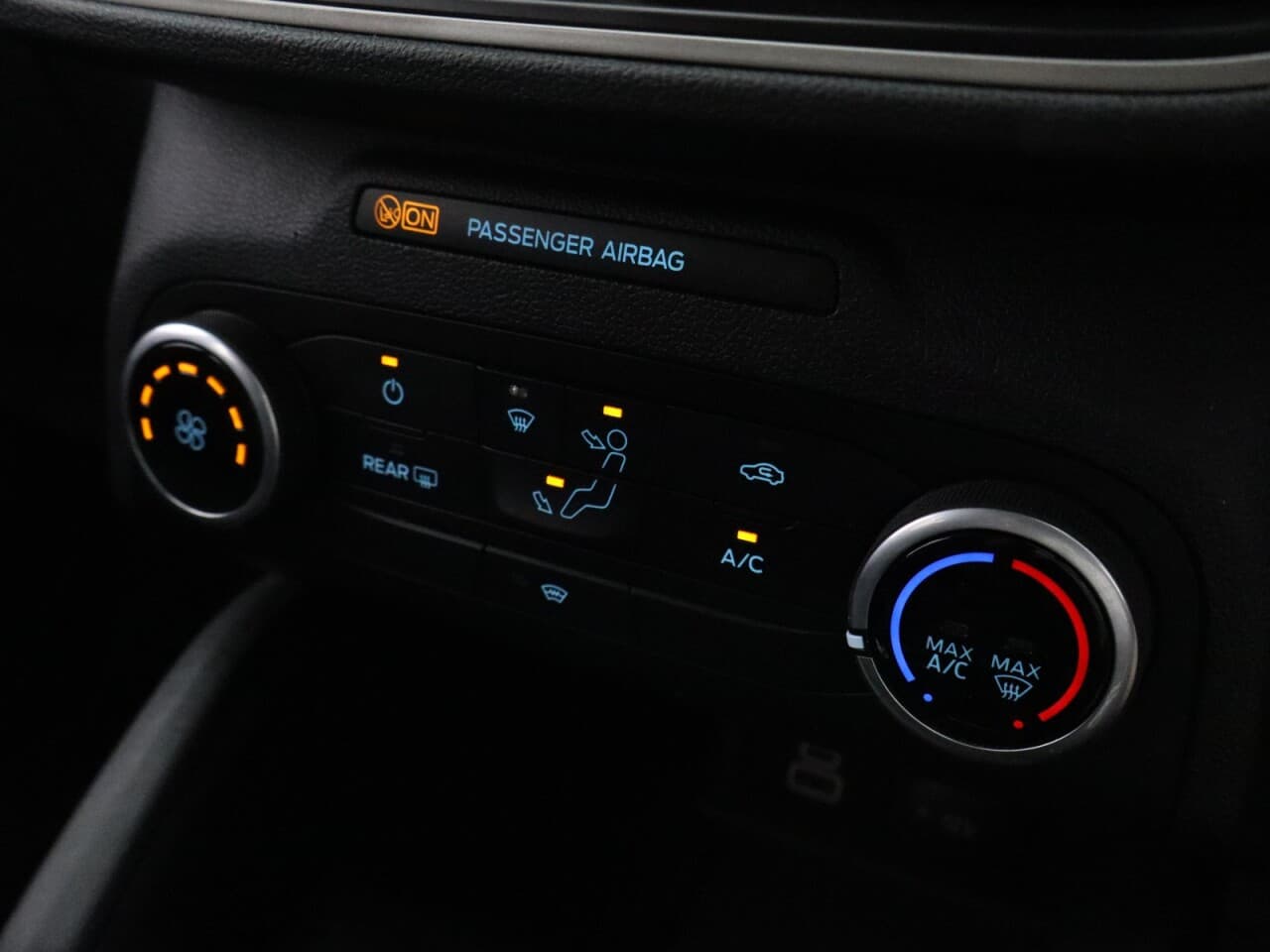 Ford Kuga 1.5T EcoBoost Zetec — image 32