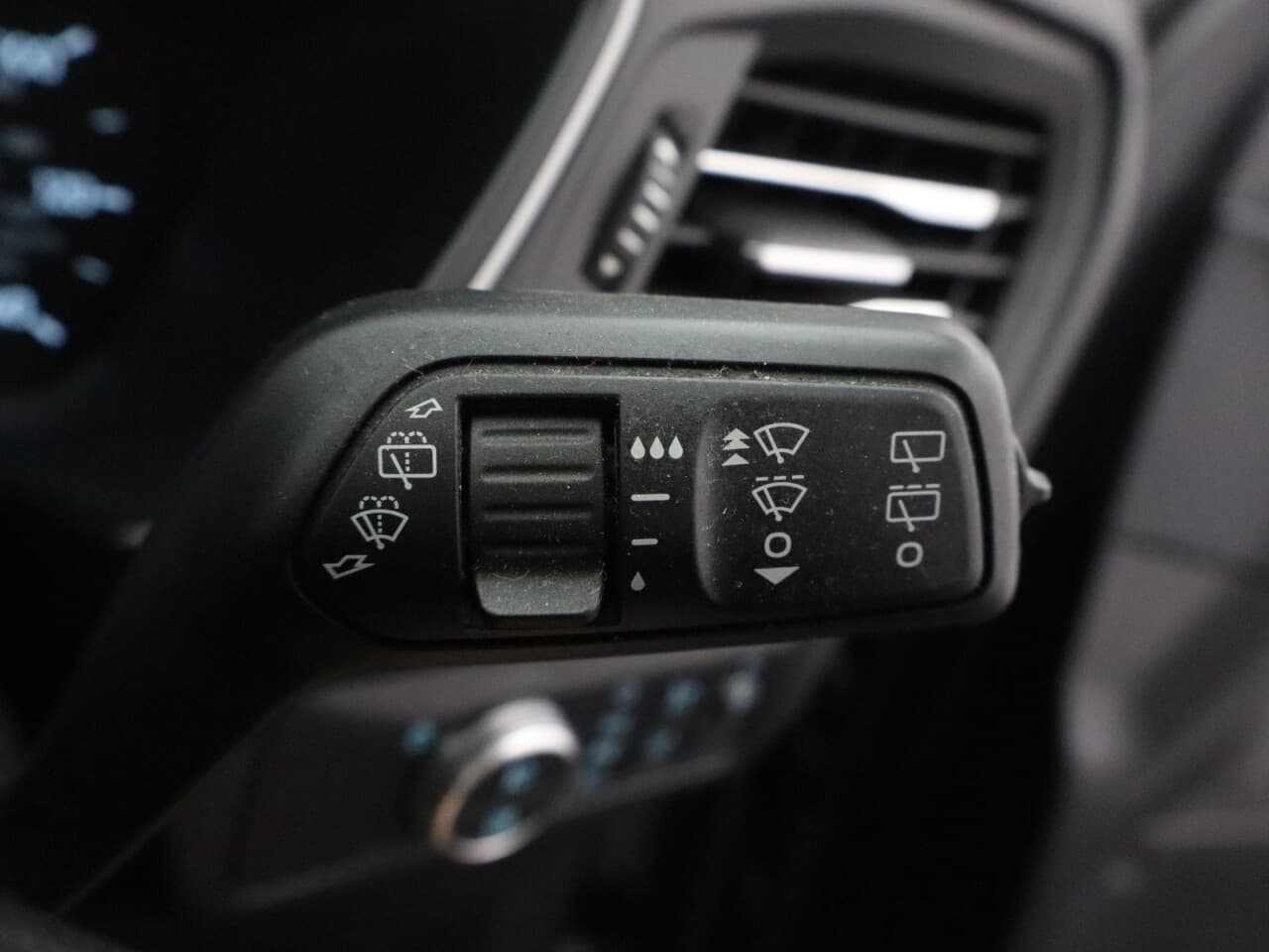 Ford Kuga 1.5T EcoBoost Zetec — image 39