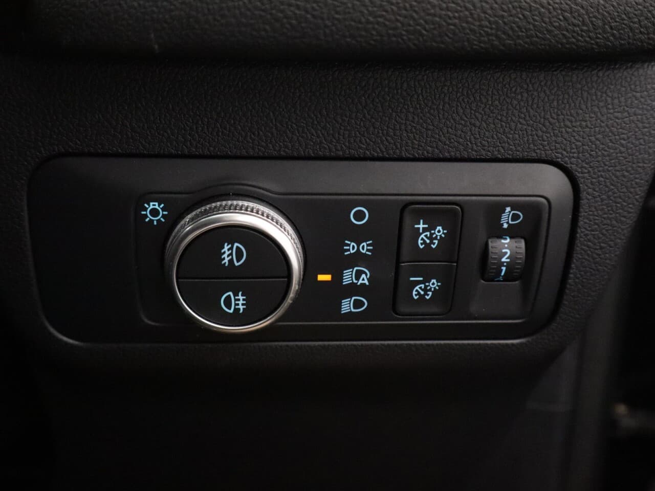Ford Kuga 1.5T EcoBoost Zetec — image 40