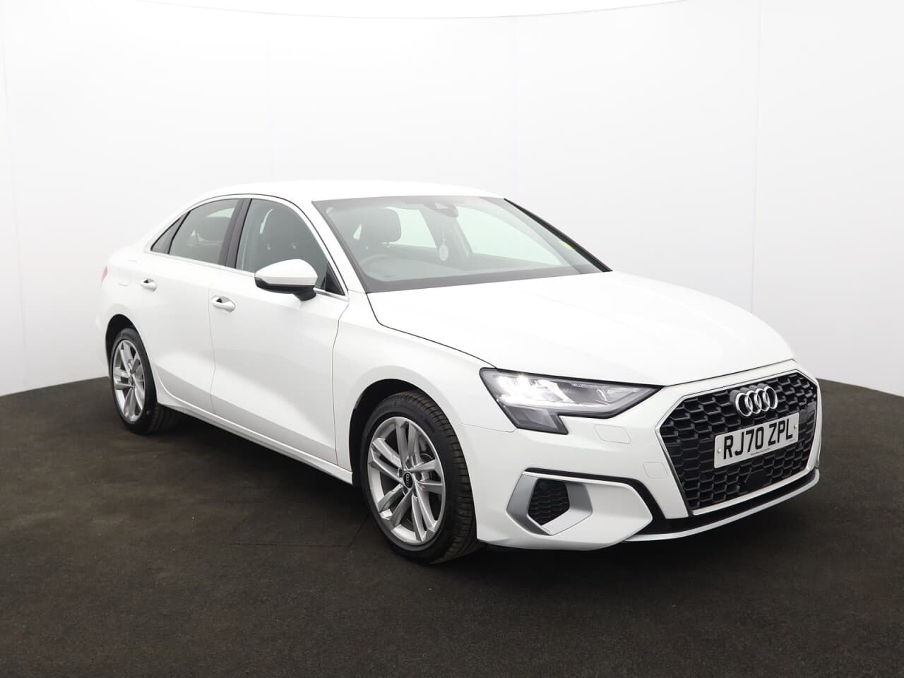 Audi A3 2.0 TDI 35 Sport view 1