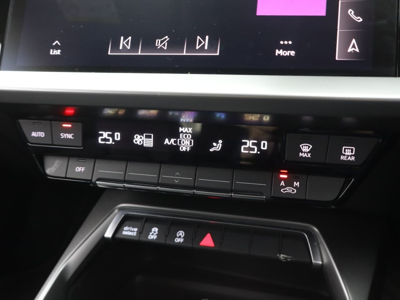 Audi A3 2.0 TDI 35 Sport — image 32