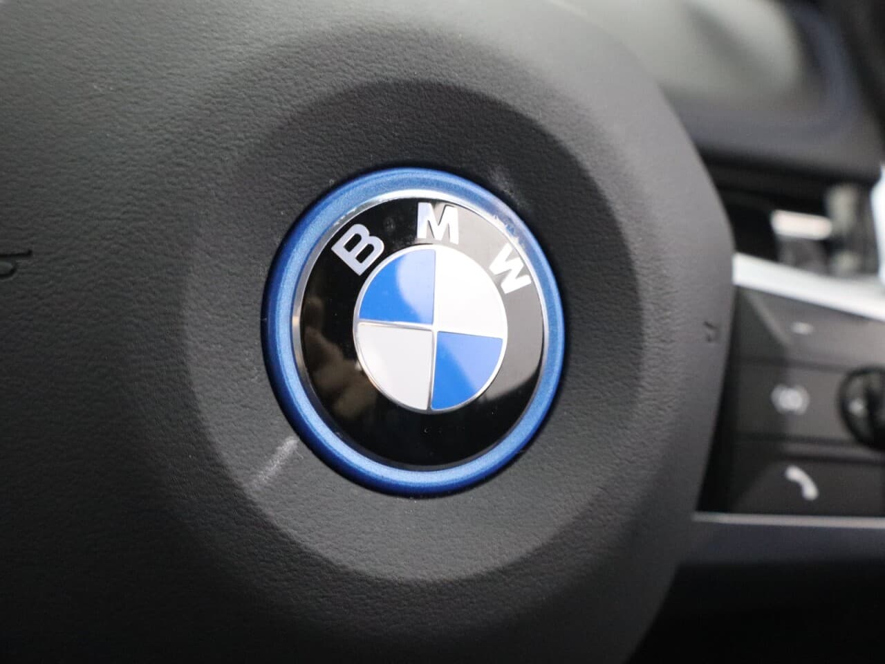 BMW X1 1.5 30e 16.3kWh M Sport — image 20
