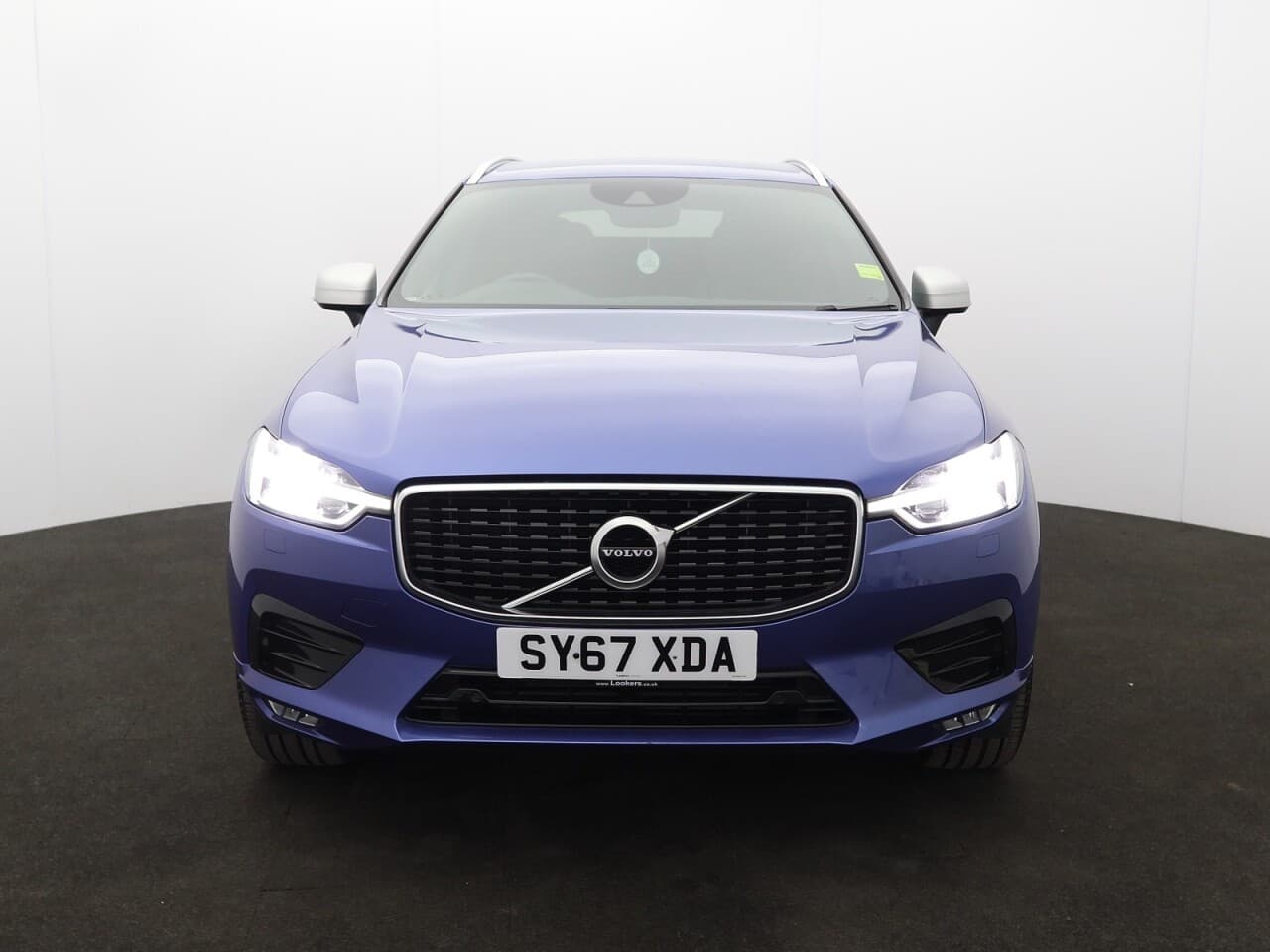Volvo XC60 2.0 D4 R-Design — image 4