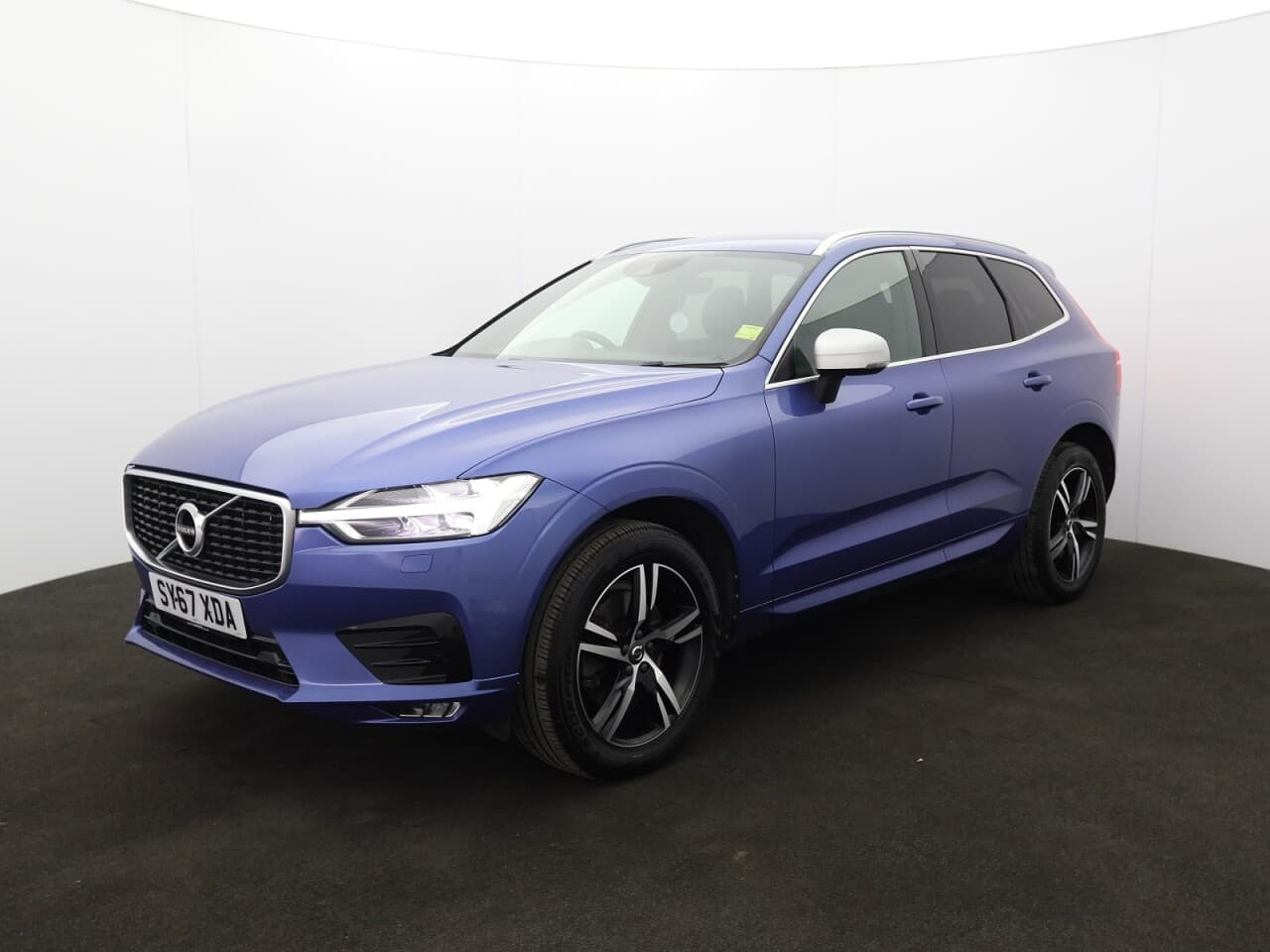 Volvo XC60 2.0 D4 R-Design — image 5