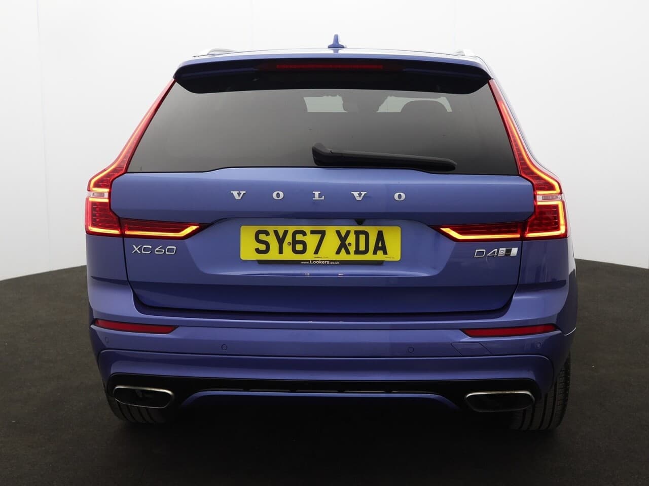Volvo XC60 2.0 D4 R-Design — image 9