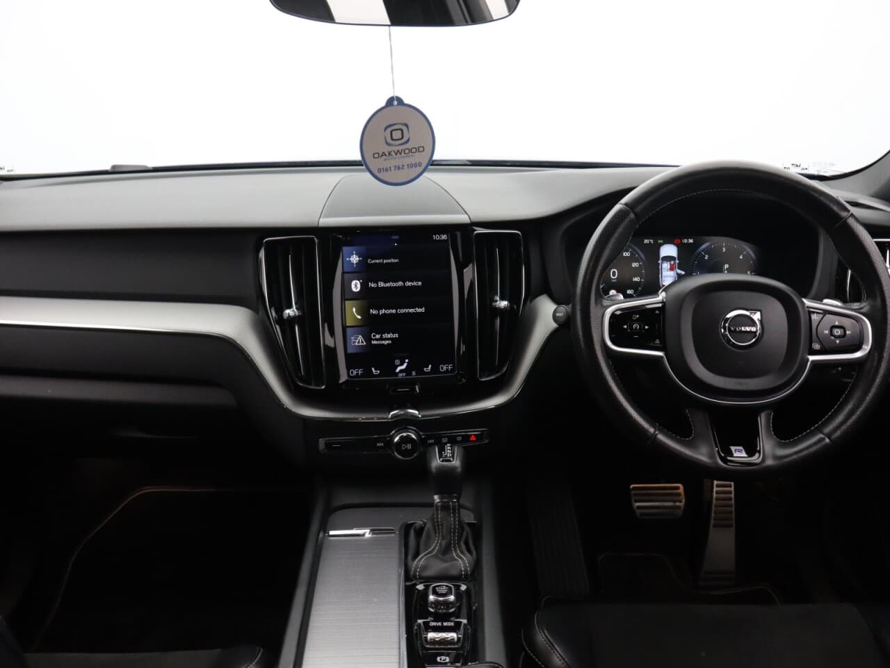 Volvo XC60 2.0 D4 R-Design — image 12