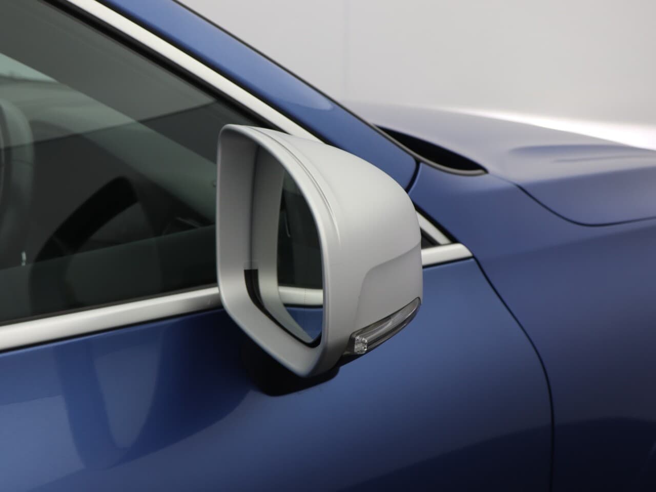 Volvo XC60 2.0 D4 R-Design — image 55